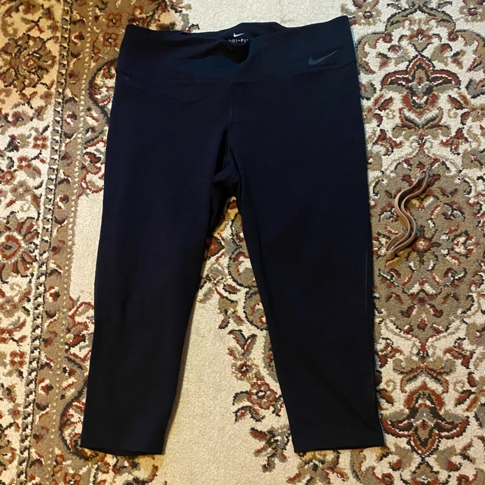Black Capri Nike pants